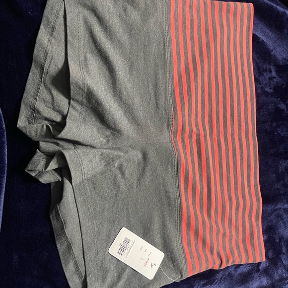 Hot pants with matching sports bra - Picture 4 of 7